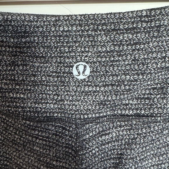 Lululemon Gray Leggings Size 4 - Picture 5 of 5
